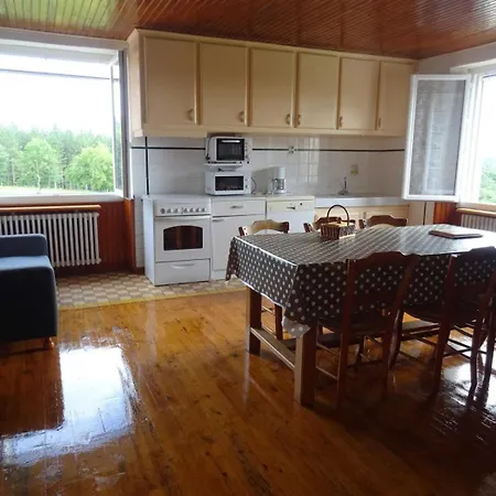 Les Hirondelles De Montsec Holiday home *