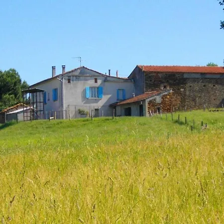 Les Hirondelles De Montsec Semesterbostad