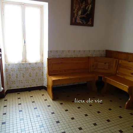 Les Hirondelles De Montsec Semesterbostad